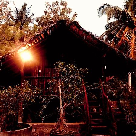 Aliya Riverside & Safari Resort Udawalawe Eksteriør bilde