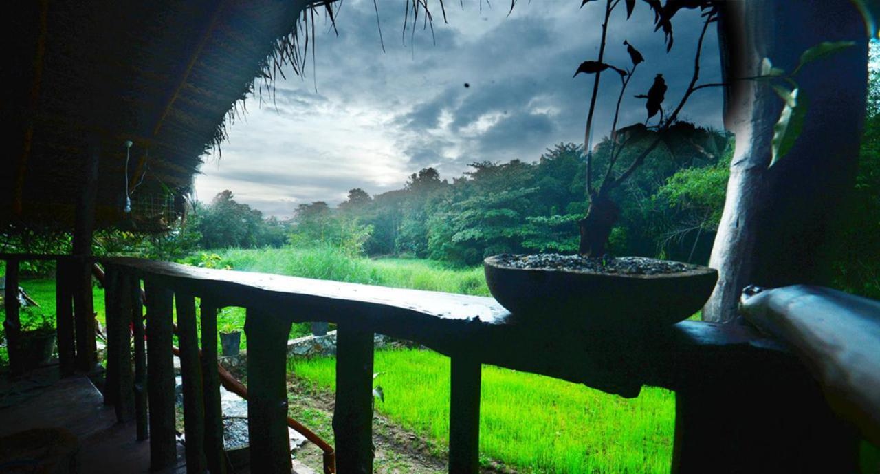Aliya Riverside & Safari Resort Udawalawe Eksteriør bilde
